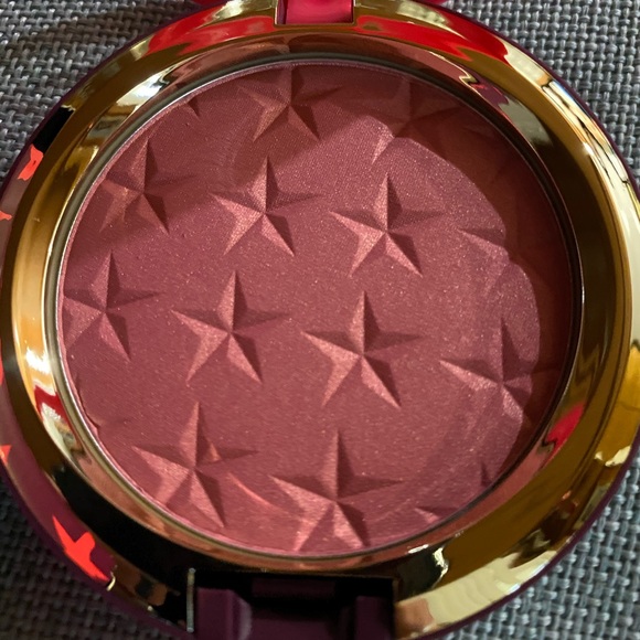 ❌❌❌SOLD❌❌❌MAC Cosmetics 🌸Magic Dust Powder🌸 - Picture 3 of 4